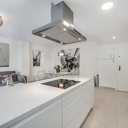 By Riva - Elegant, 2 Bedroom In Dama De Noche Puerto Banus *